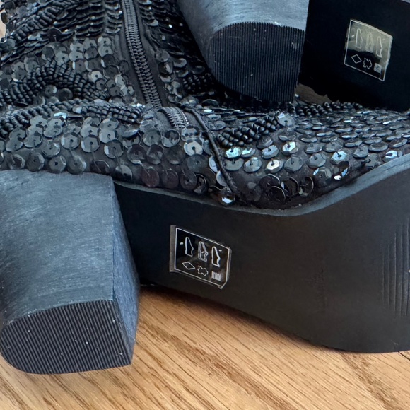 FREE PEOPLE DISCO PARTY Black Beads And Sequins Stacked Heel Boots - 9 US/39 EU - Picture 4 of 7